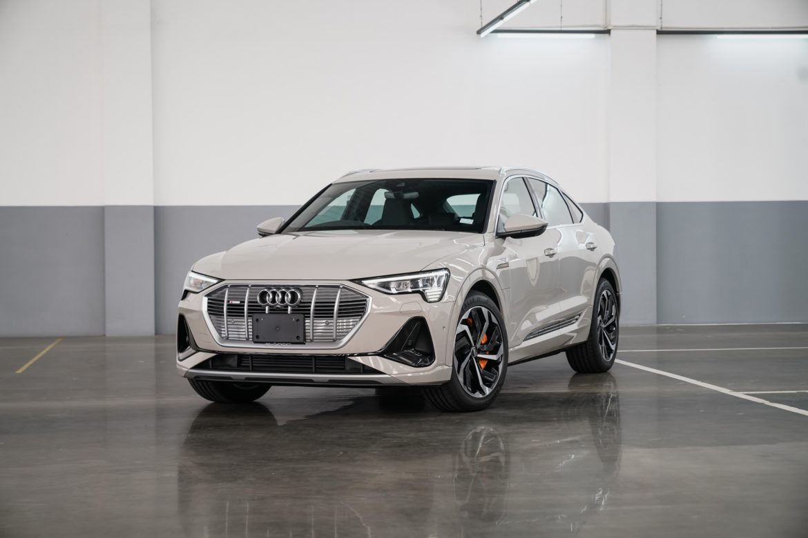 Audi e-tron Sportback 55 quattro S line_ภายนอก_01