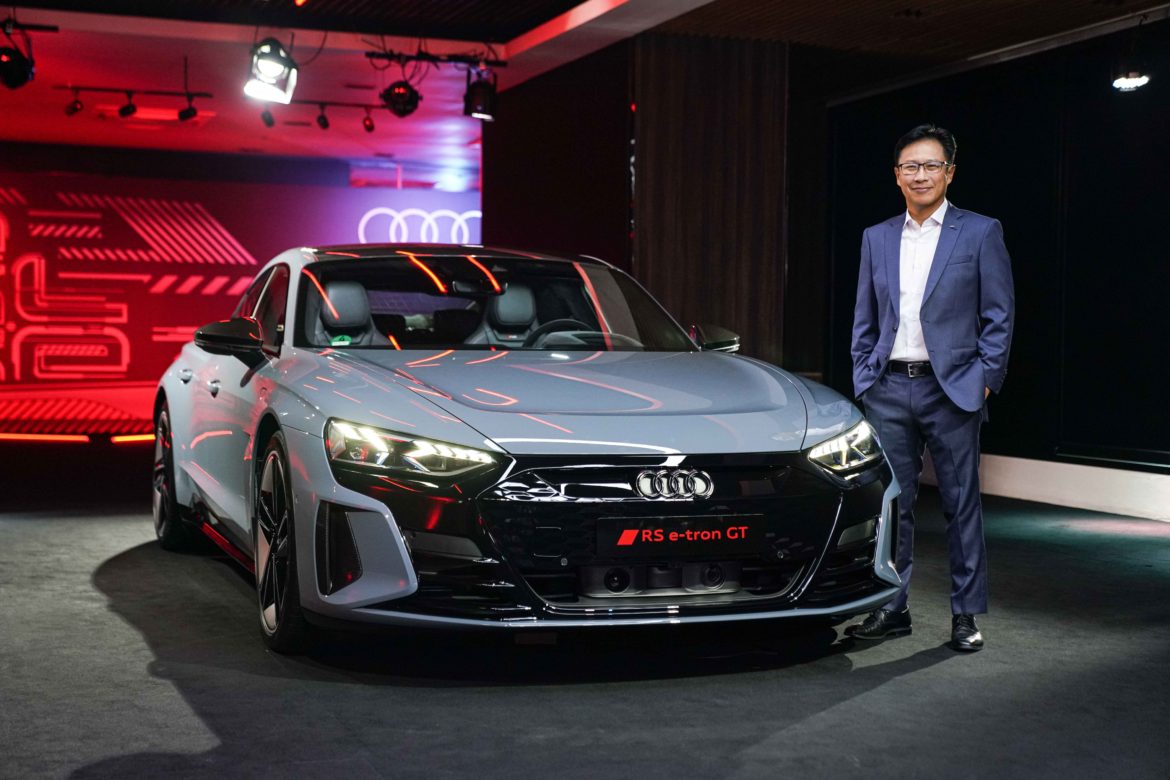นายกฤษฎา-ล่ำซำ-ประธานกรรมการ-และประธานคณะกรรมการบริหาร-อาวดี้-ประเทศไทย_Audi-RS-e-tron-GT-2