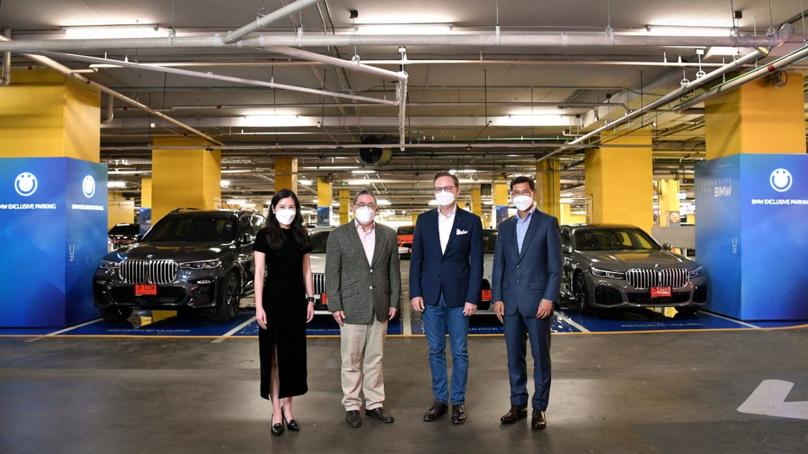 BMW Exclusive Parking-1