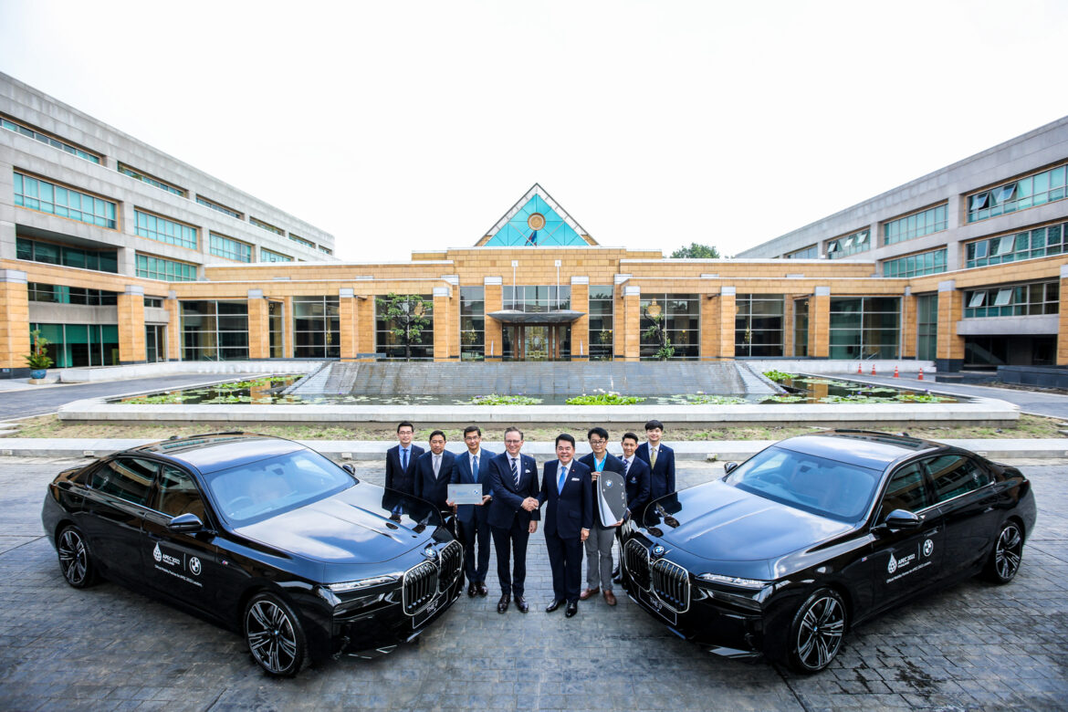 BMW i7 Handover_APEC2022 (7)