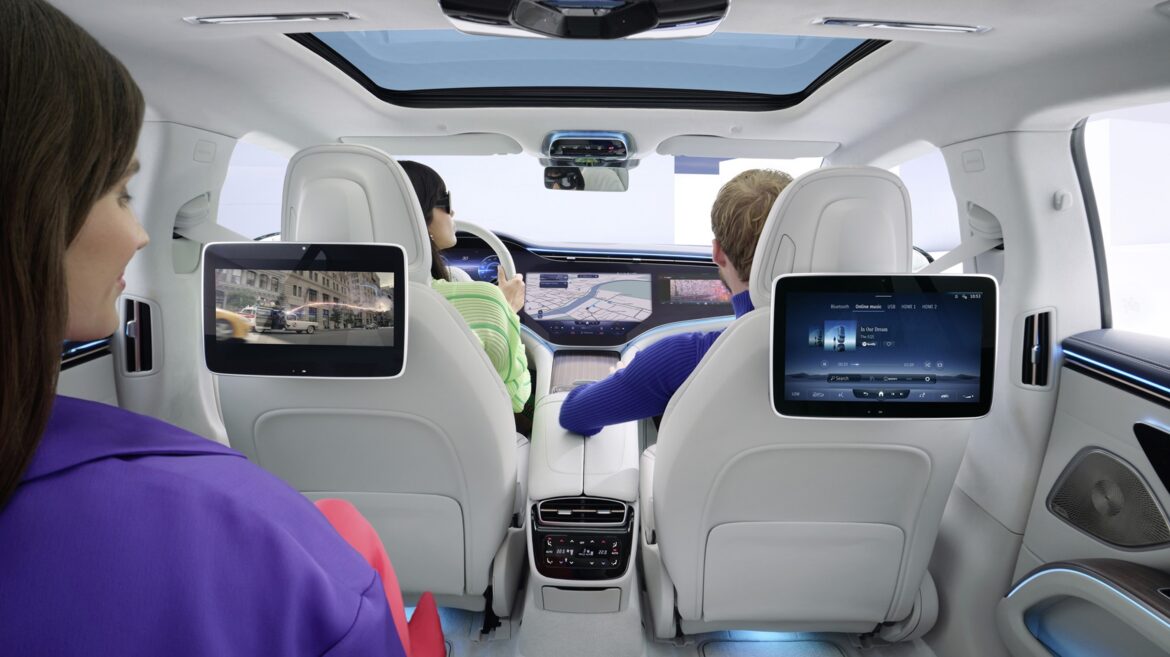 Mercedes-Benz bringt mit dem Entertainment-Dienst RIDEVU von Sony Pictures Entertainment die Magie des Films ins AutoMercedes-Benz brings movie magic into the car with the RIDEVU advanced entertainment service by Sony Pictures Entertainment